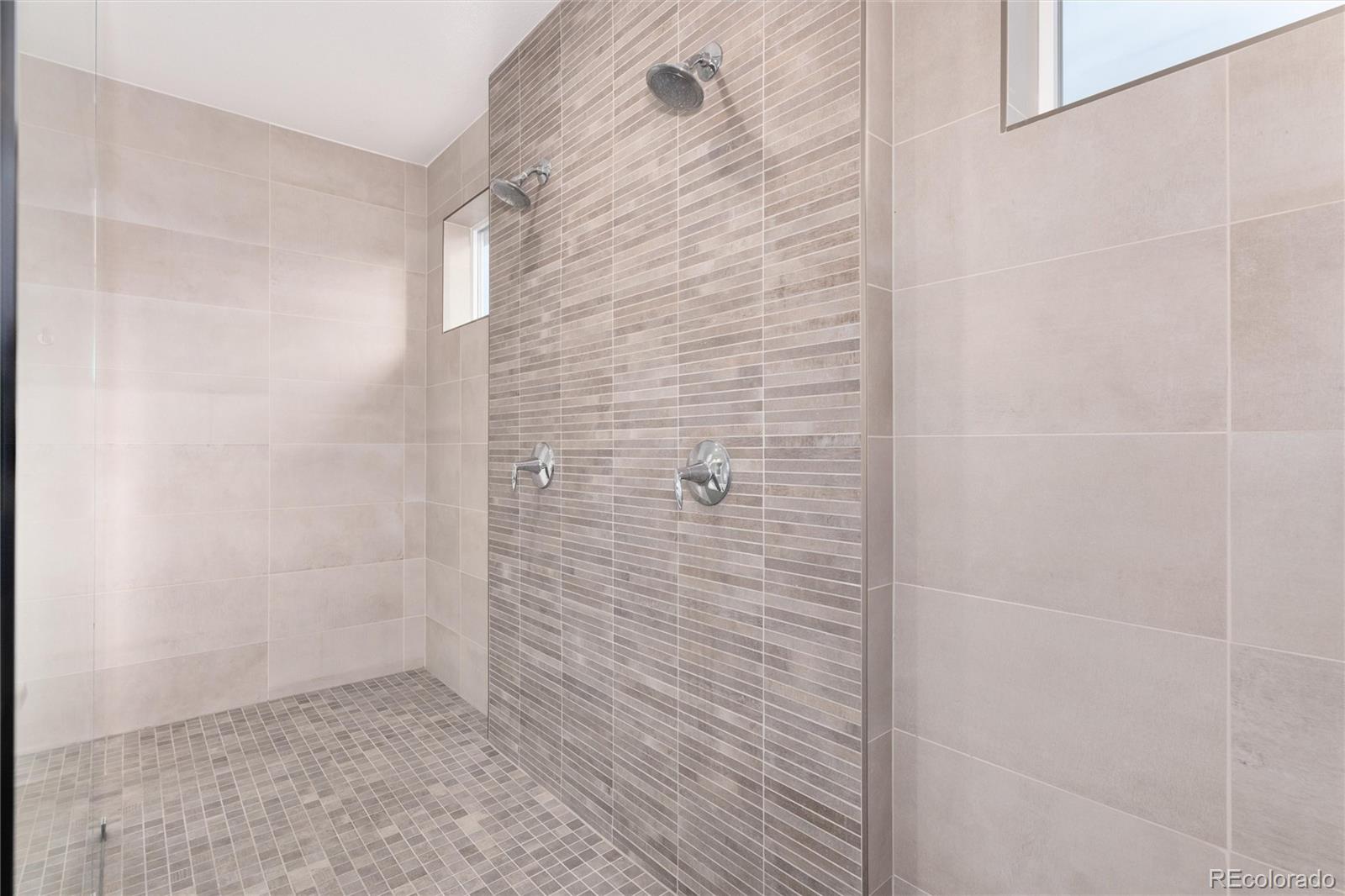 6689 S Vandriver Way Aurora CO 80016