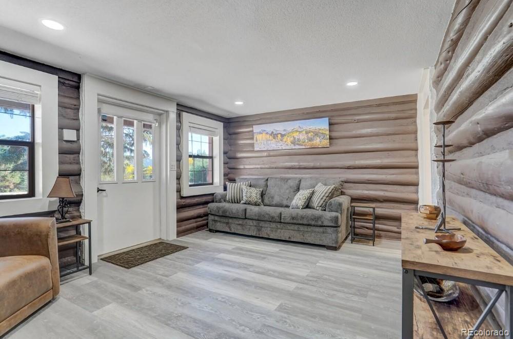 312 N West Street Woodland Park CO 80863