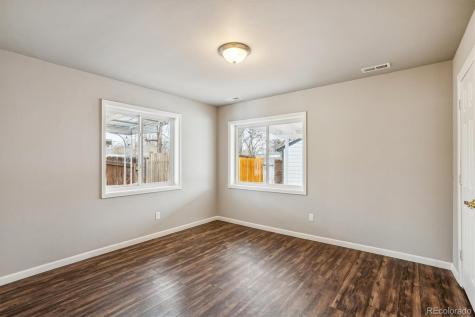 1680 Newark Street Aurora CO 80010