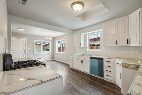 1680 Newark Street Aurora CO 80010