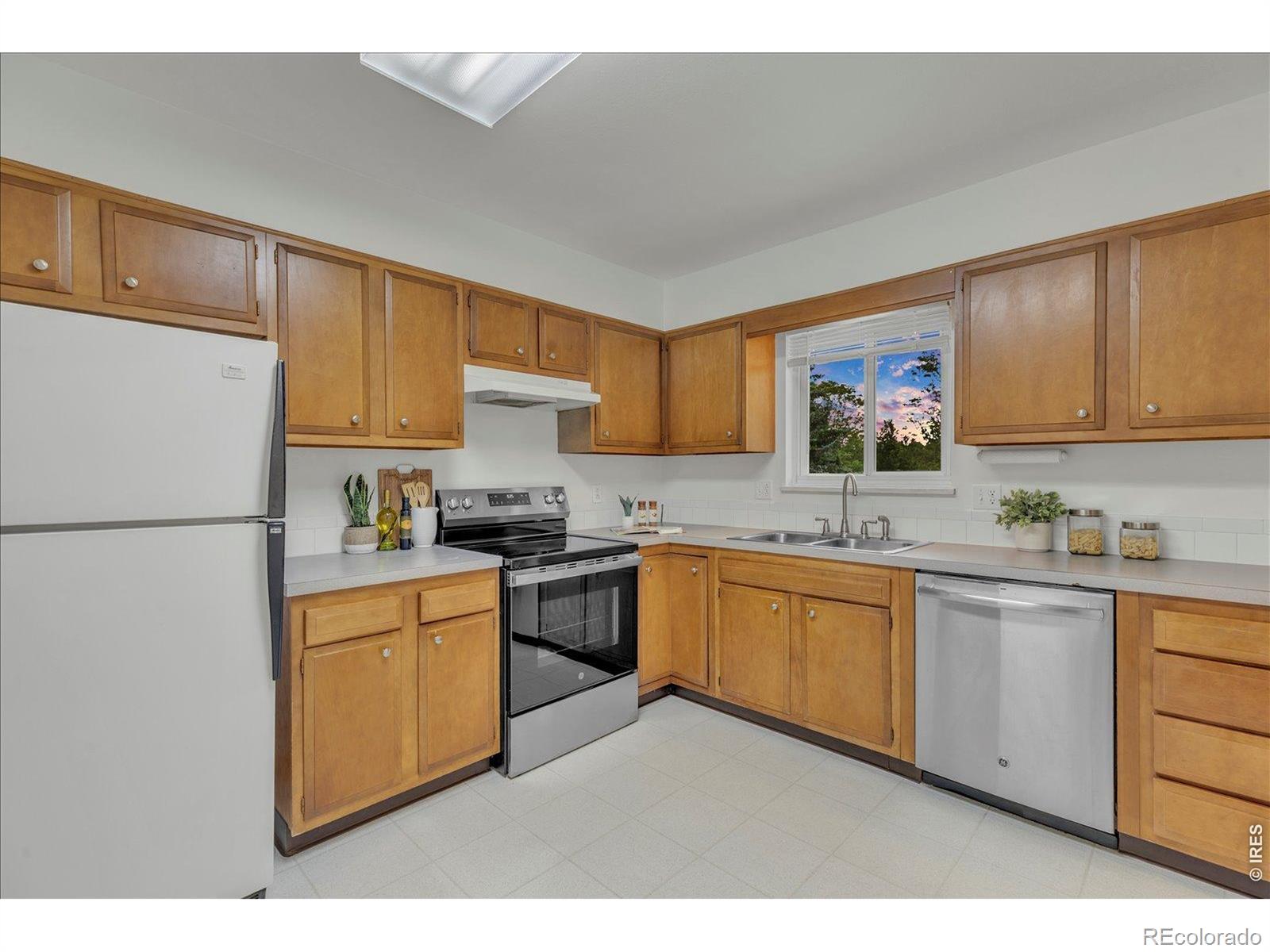 2652 Mountain View Avenue Longmont CO 80503