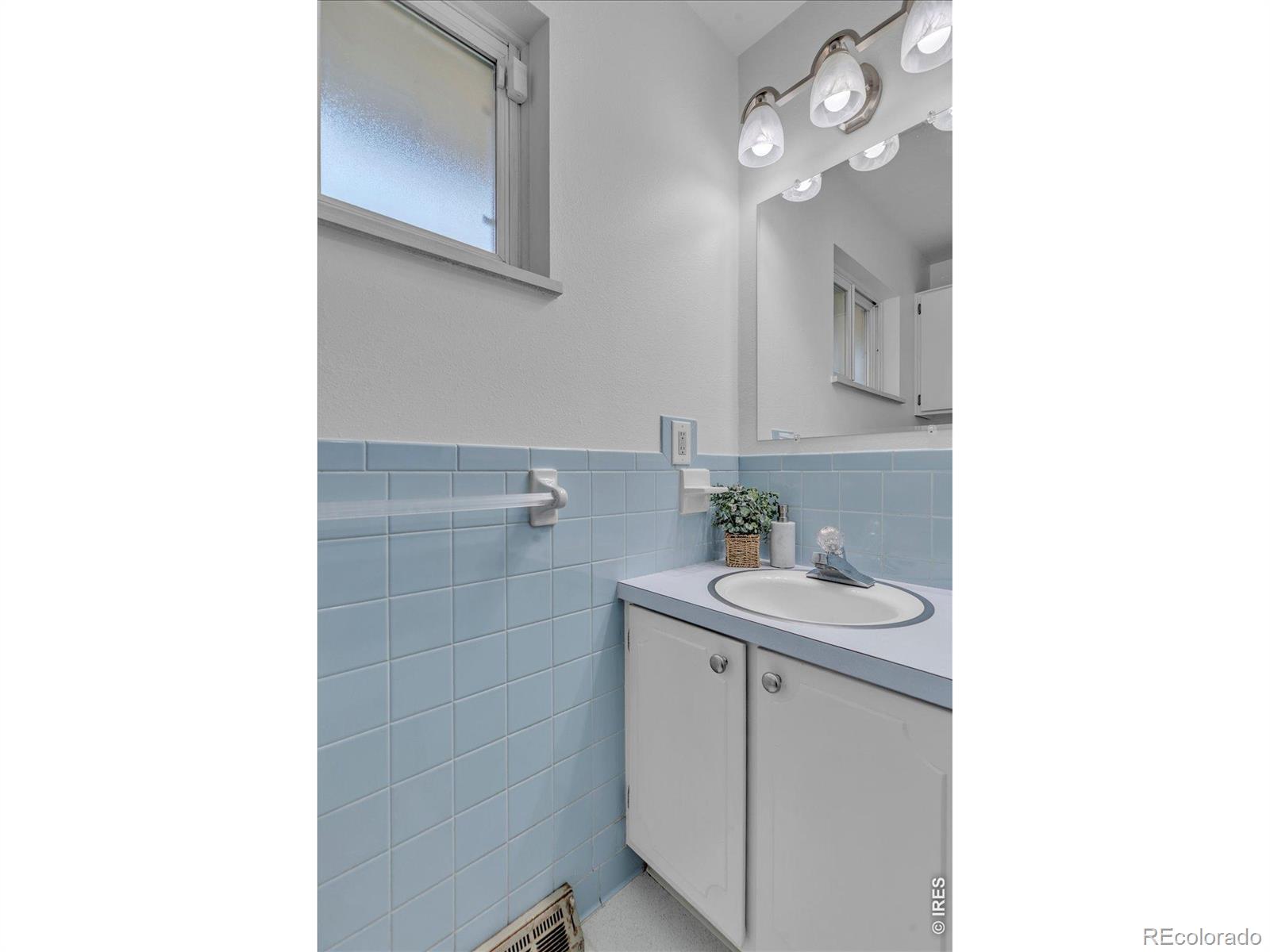 2652 Mountain View Avenue Longmont CO 80503