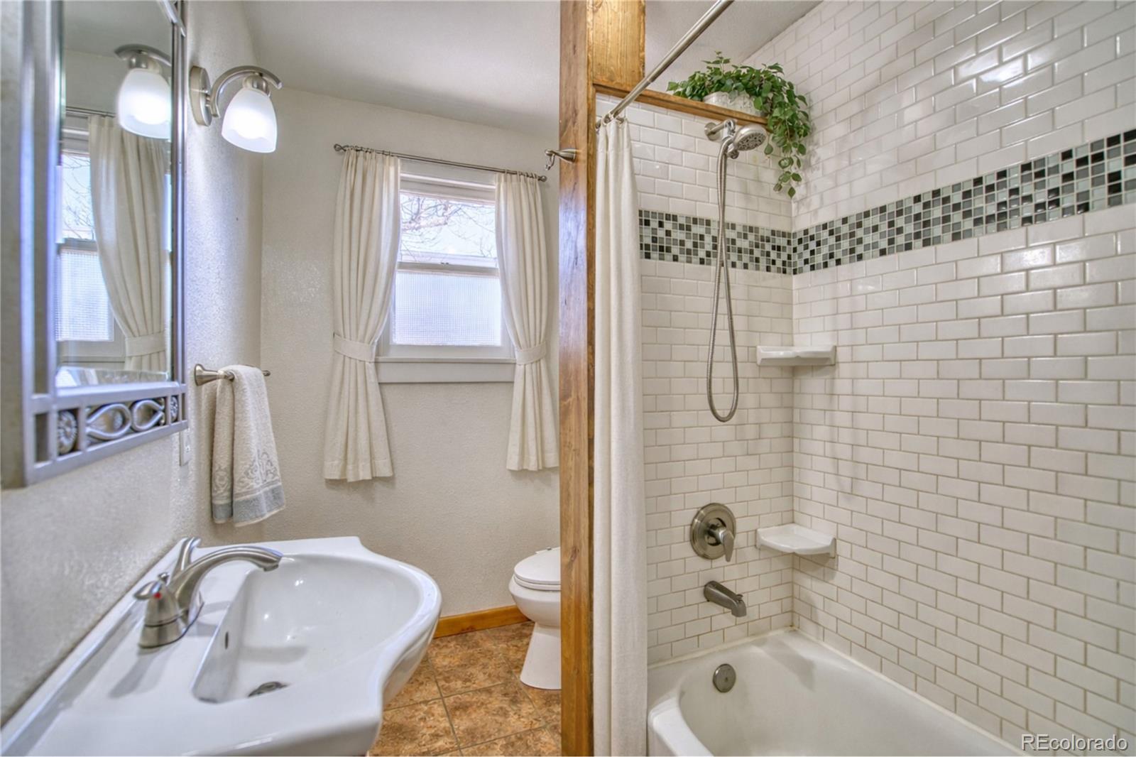 447 W 8th Street Loveland CO 80537