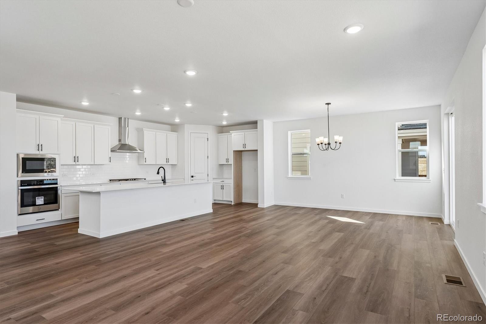 9156 Hayden Peak Street Englewood CO 80112
