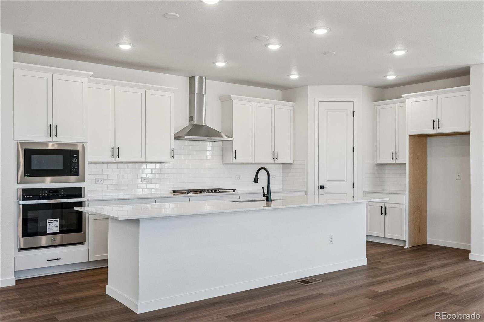 9156 Hayden Peak Street Englewood CO 80112