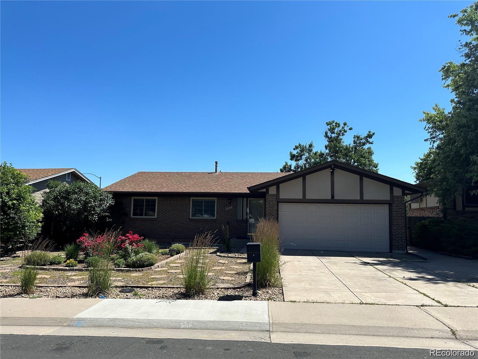 2318 S Rifle Street Aurora CO 80013