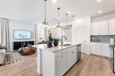 3328 N Duquesne Way Aurora CO 80019