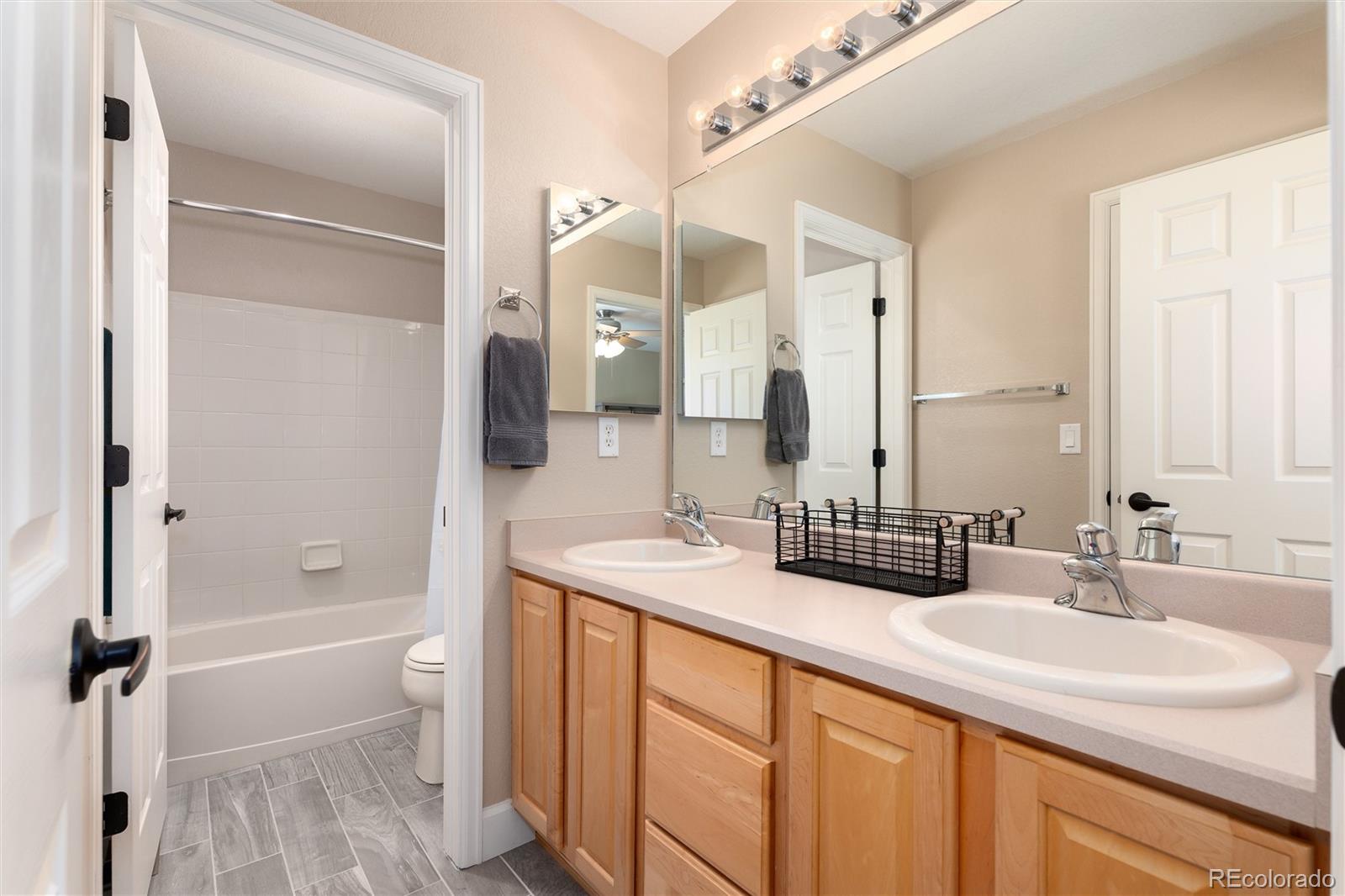 4826 S Ireland Street Aurora CO 80015