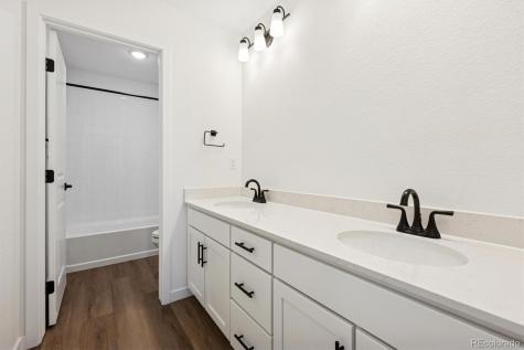 2124 S Ider Way Aurora CO 80018