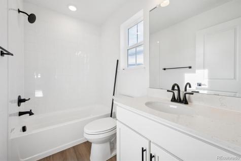 2124 S Ider Way Aurora CO 80018