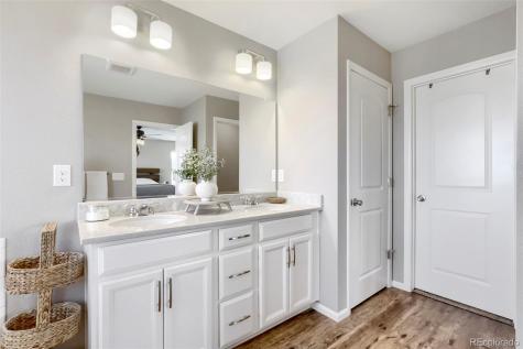 845 N Waterloo Circle Aurora CO 80018
