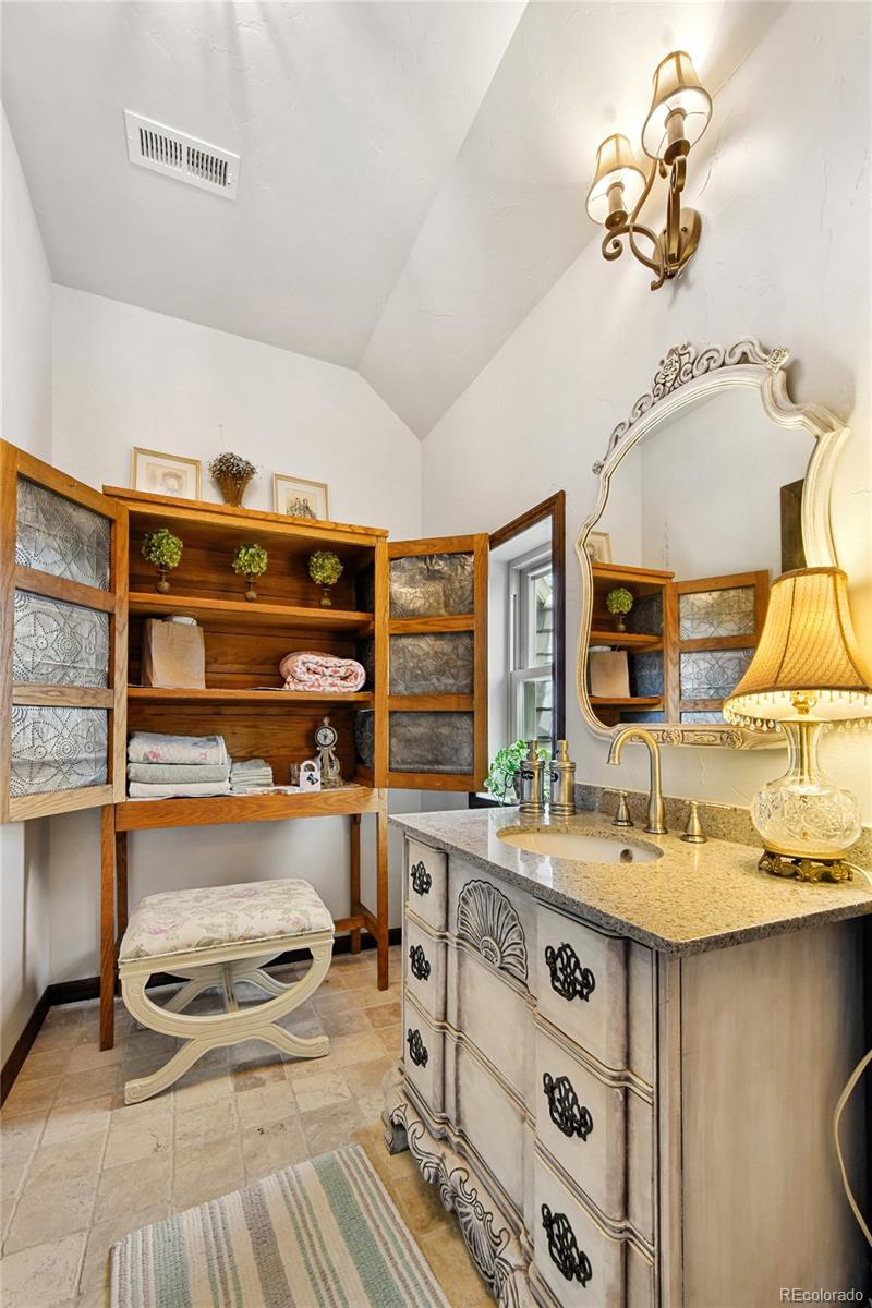 549 Mohawk Heights Florissant CO 80816