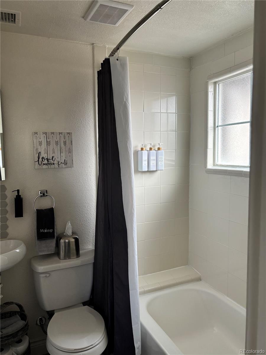 3154 W Longfellow Place Denver CO 80221