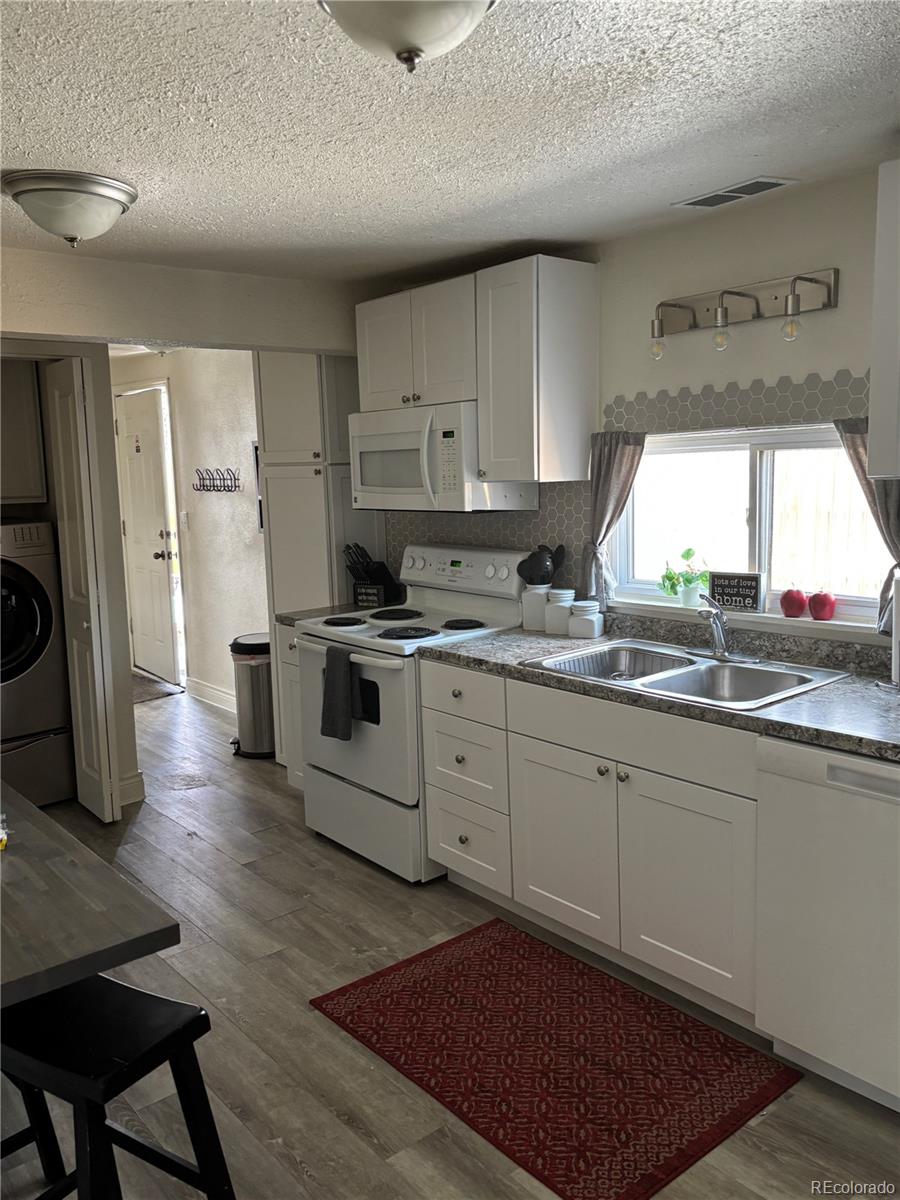 3154 W Longfellow Place Denver CO 80221