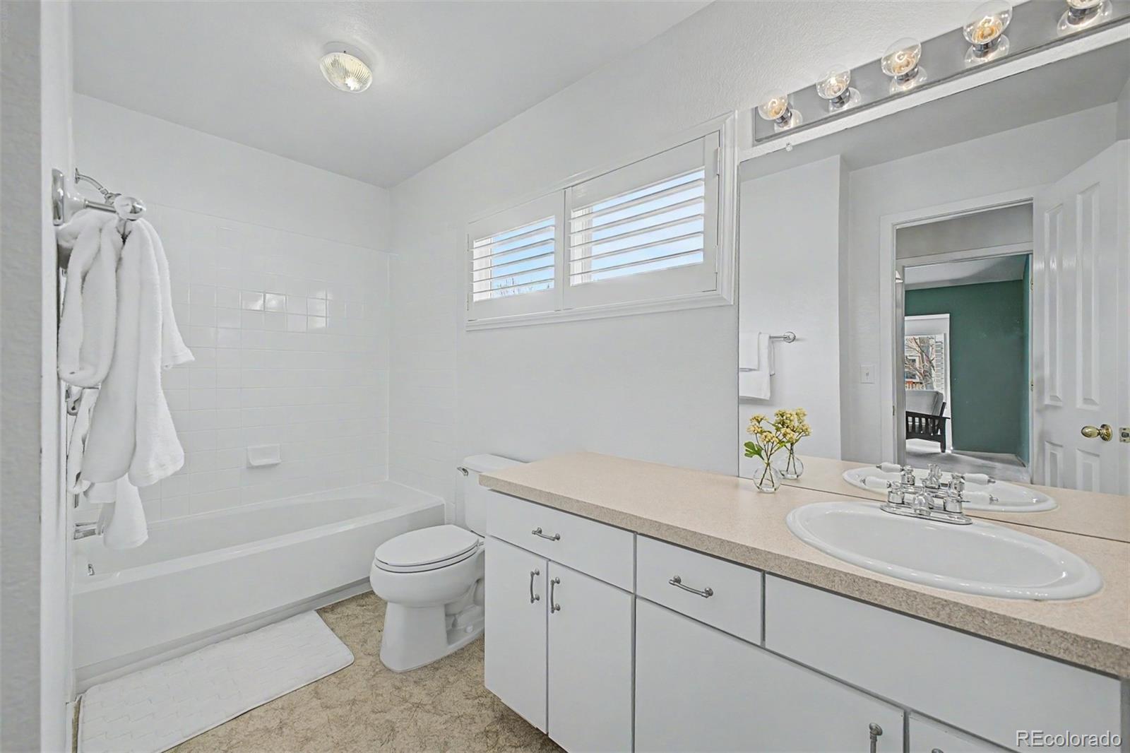 3851 Oakwood Drive Longmont CO 80503