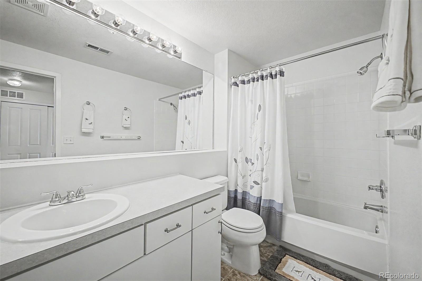 3851 Oakwood Drive Longmont CO 80503