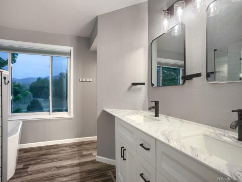 2439 S Holman Circle Lakewood CO 80228