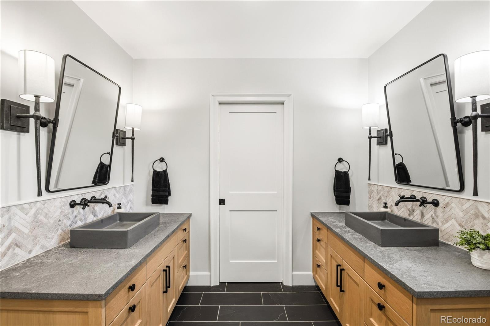 3364 W Moncrieff Place Denver CO 80211