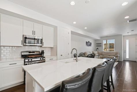 1627 S Andes Way Aurora CO 80017