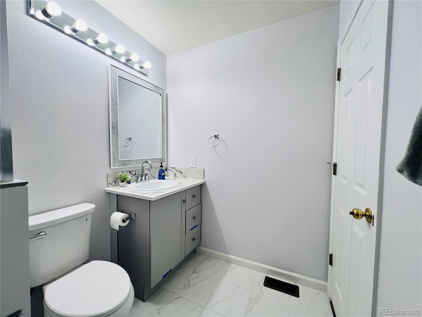 16184 E Hinsdale Avenue Aurora CO 80016