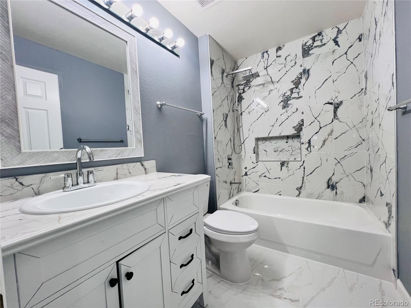 16184 E Hinsdale Avenue Aurora CO 80016