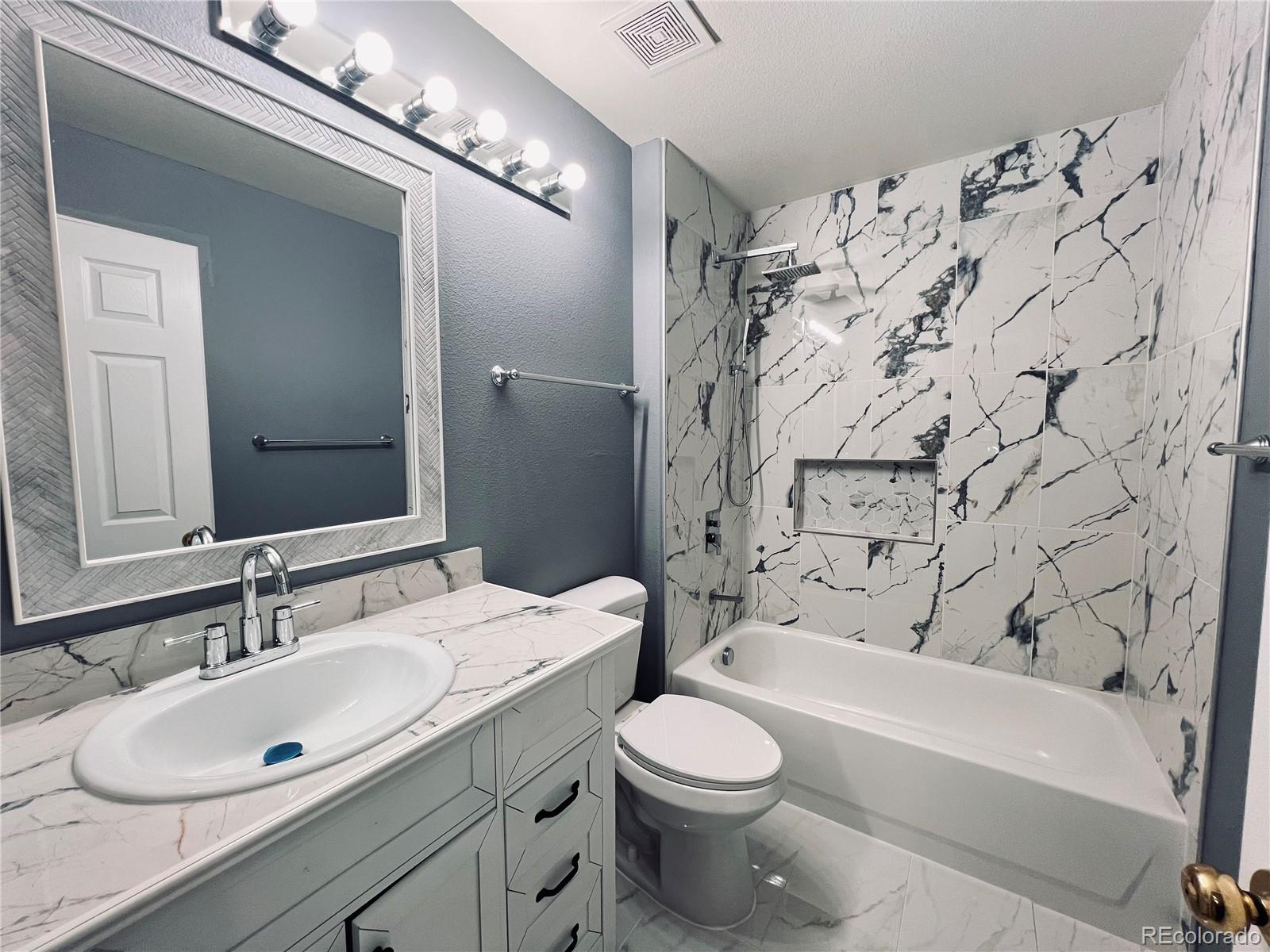 16184 E Hinsdale Avenue Aurora CO 80016