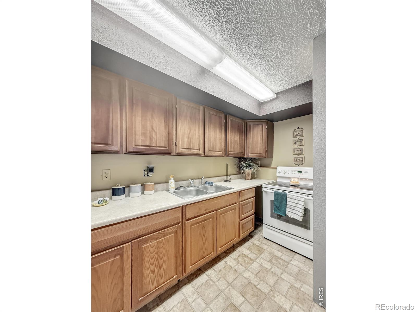 133 S Morlan Avenue Holyoke CO 80734