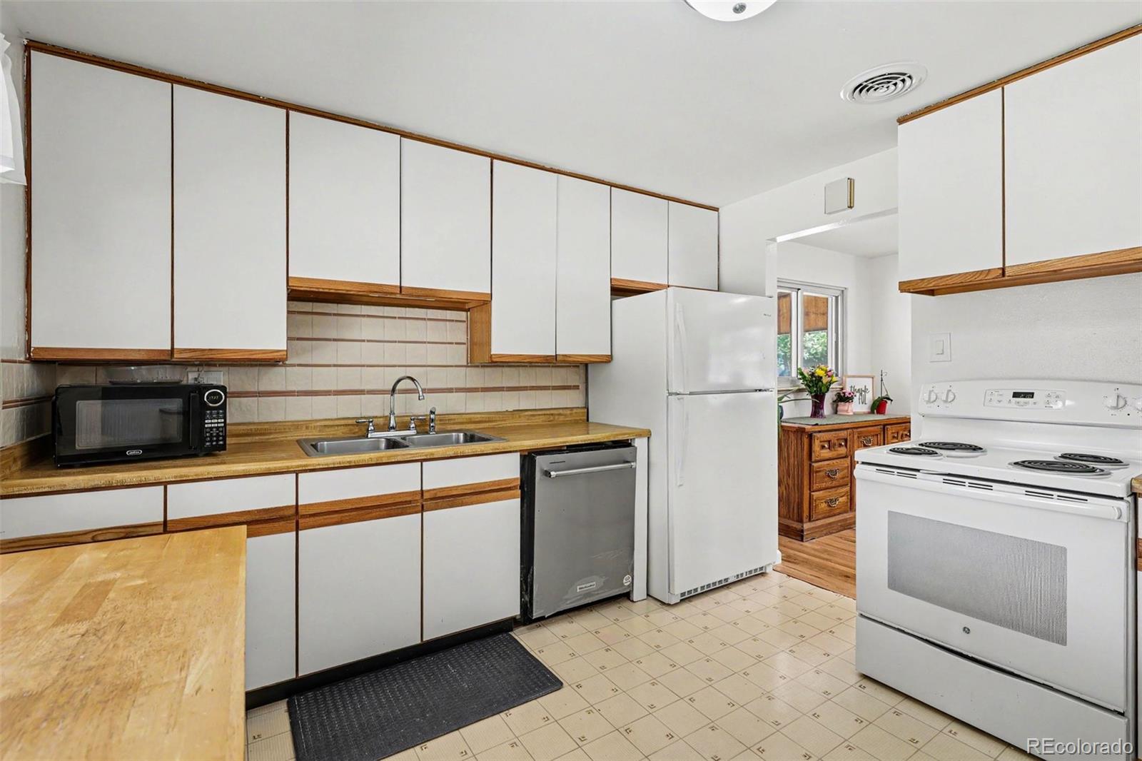 3061 Worchester Street Aurora CO 80011