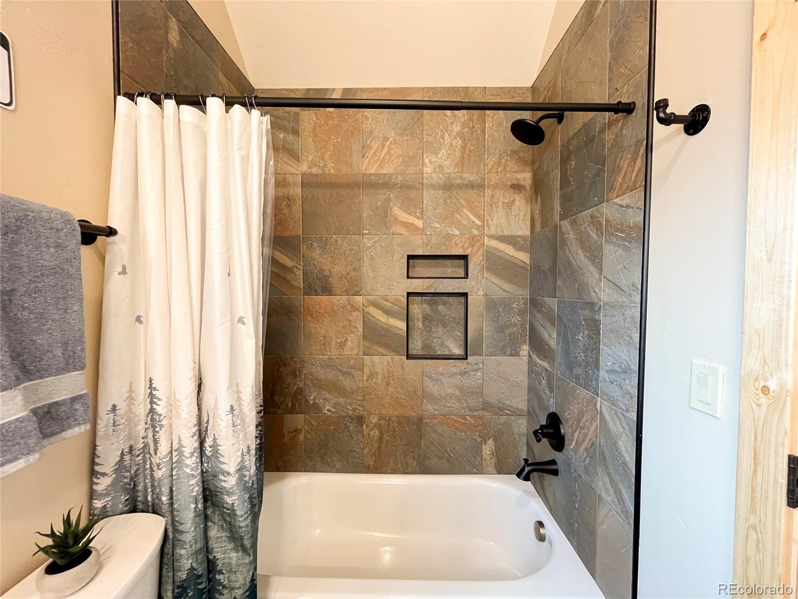426 Commodore Drive Creede CO 81130