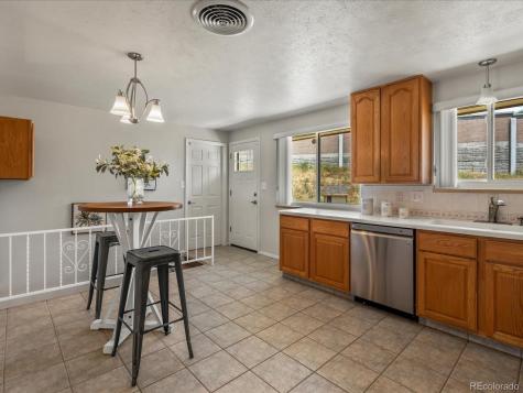 7162 Quay Street Arvada CO 80003