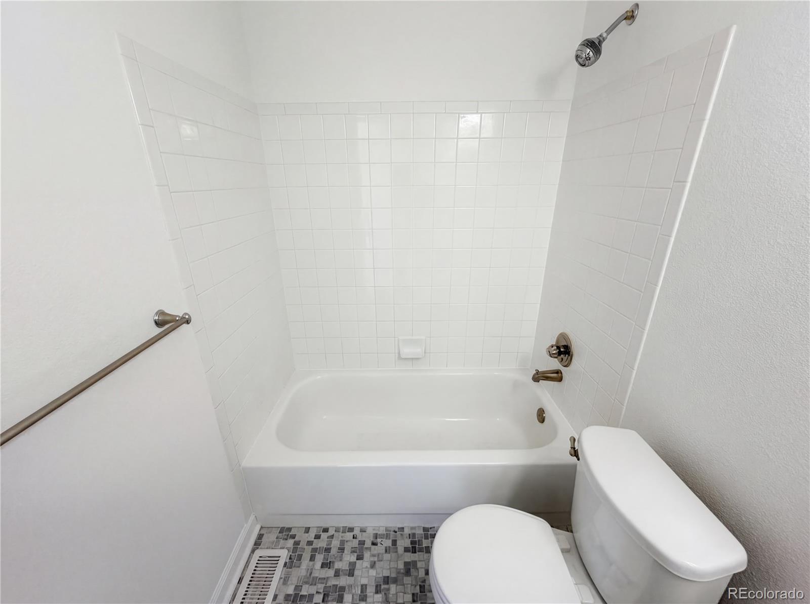 5817 S Espana Street Aurora CO 80015