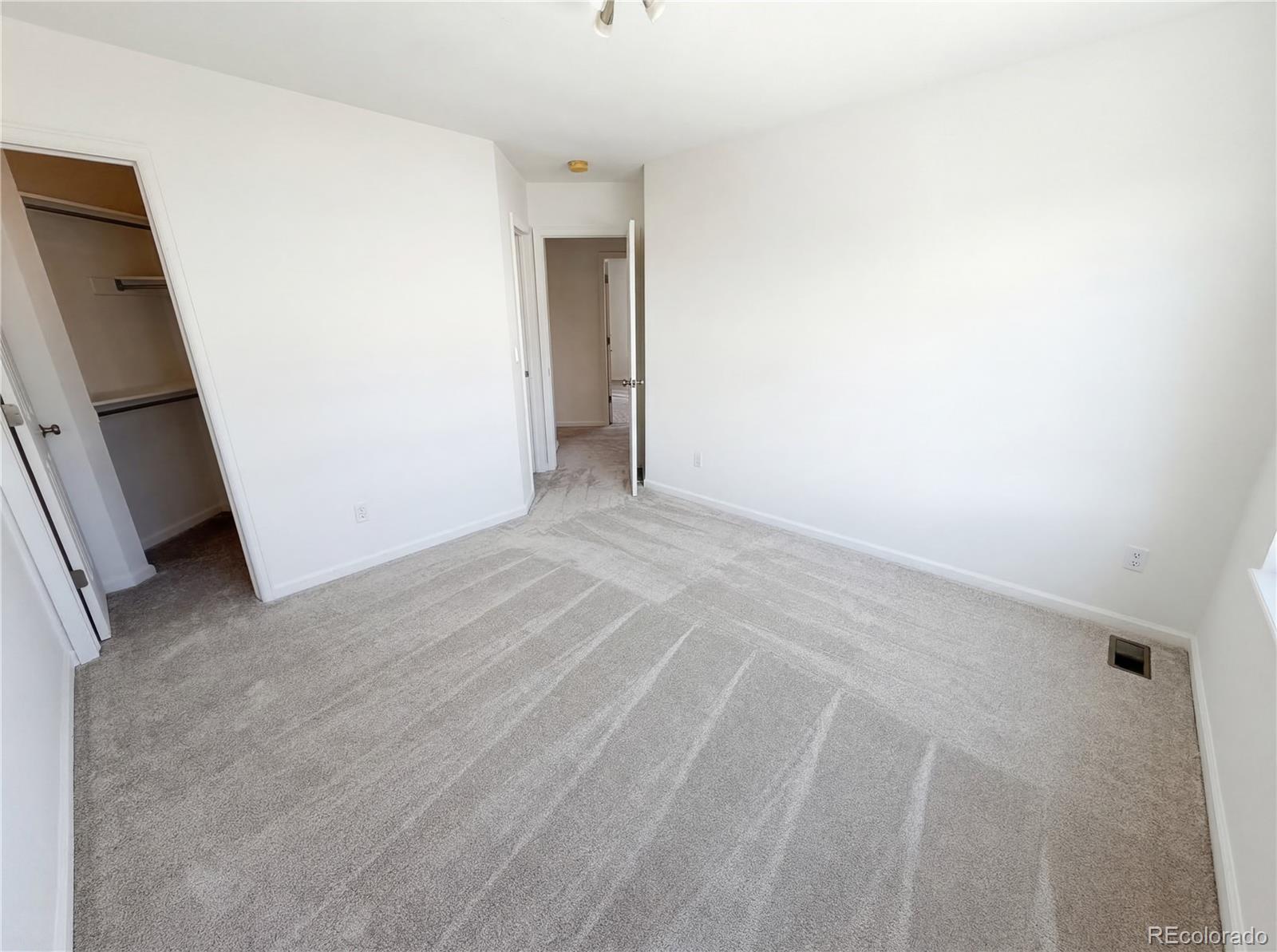 5817 S Espana Street Aurora CO 80015