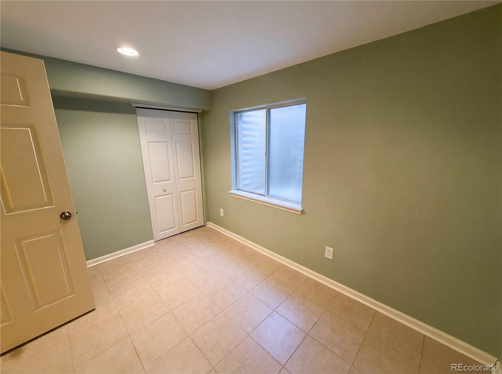 5817 S Espana Street Aurora CO 80015