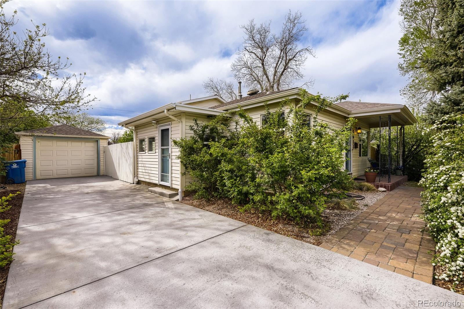 5611 S Hickory Street Littleton CO 80120