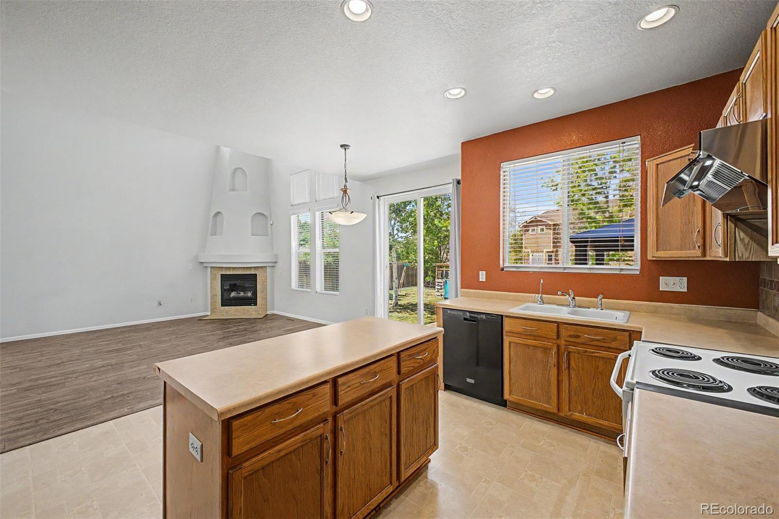9885 E 112th Way Commerce City CO 80640