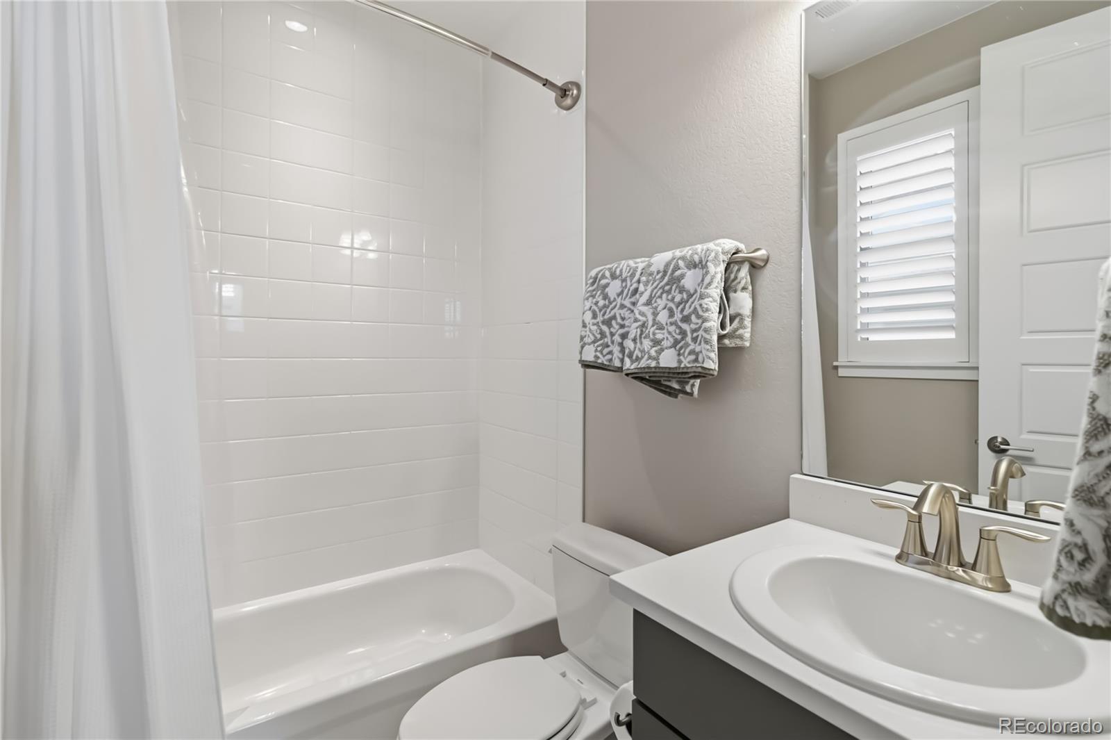 489 Meadowleaf Lane Highlands Ranch CO 80126