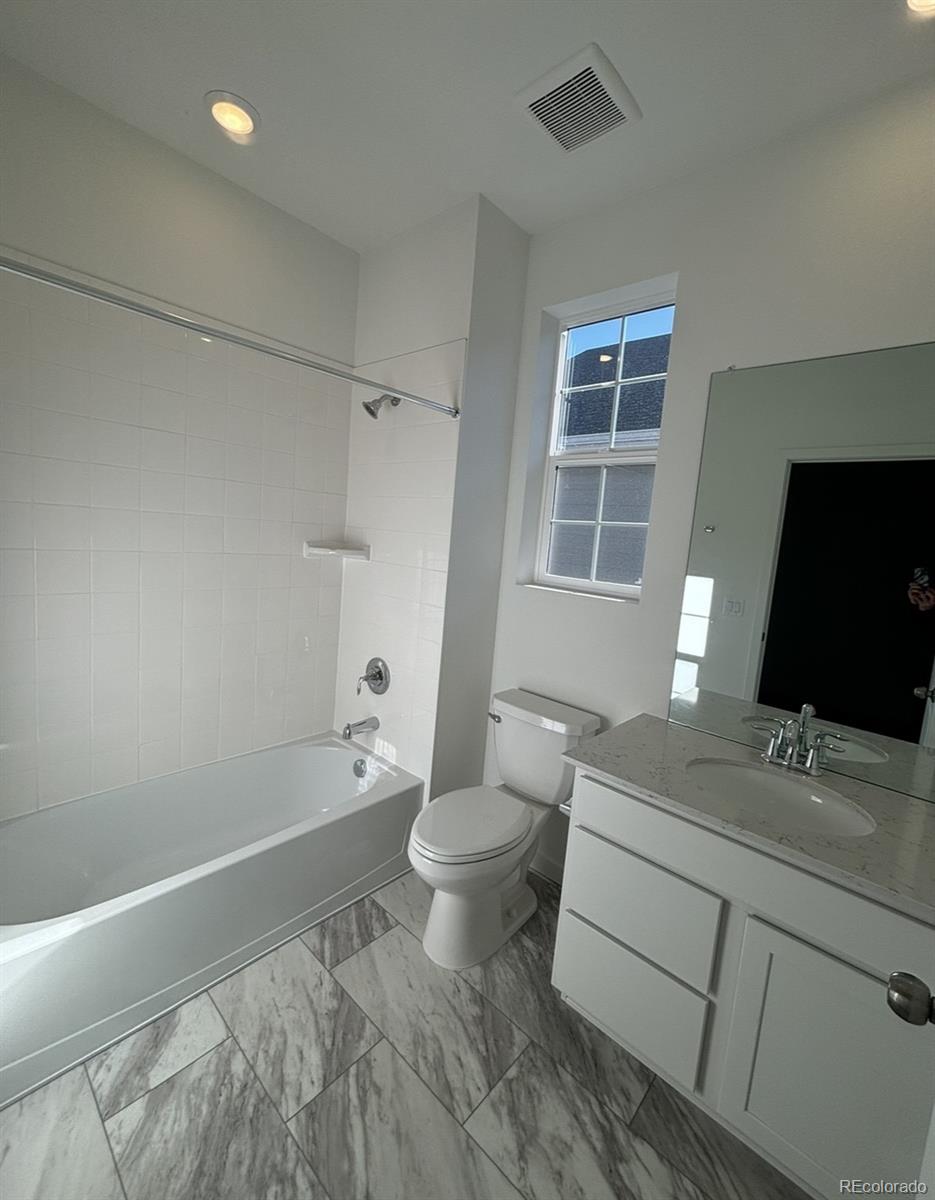 5127 N Quemoy Street Aurora CO 80019