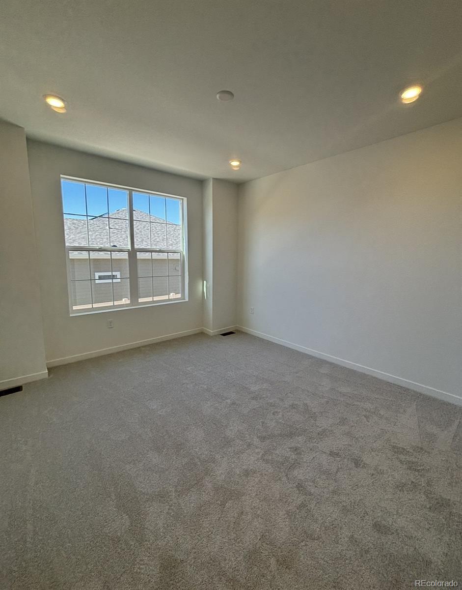 5127 N Quemoy Street Aurora CO 80019