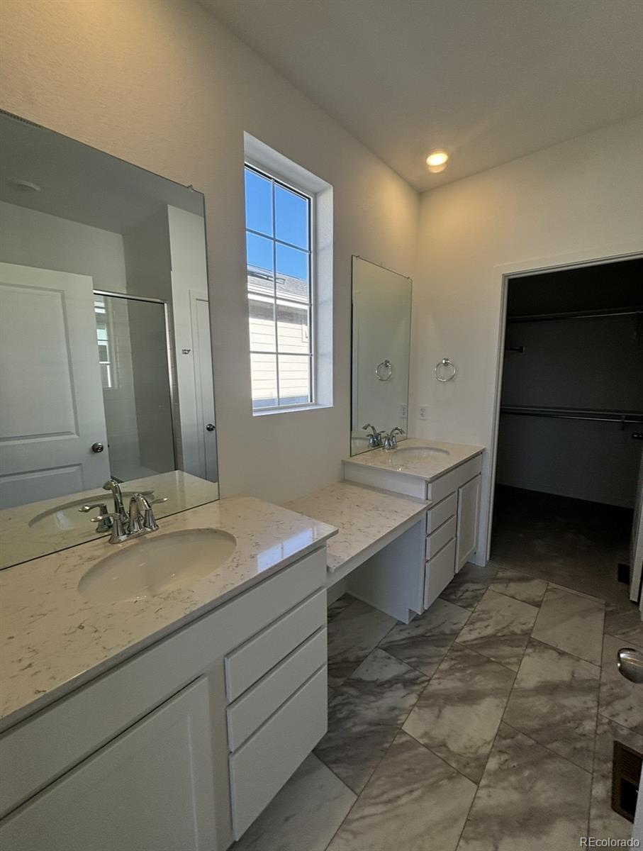 5127 N Quemoy Street Aurora CO 80019