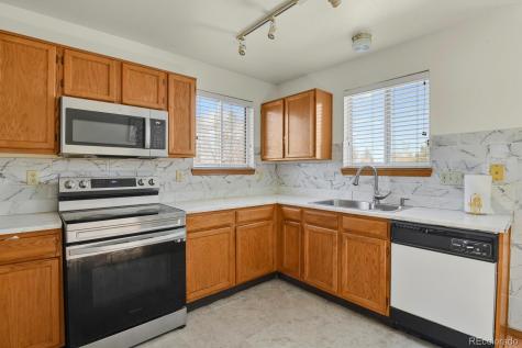 1890 Granby Court Aurora CO 80011