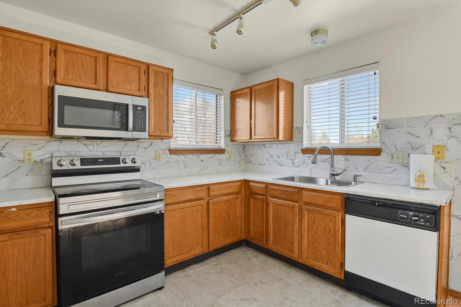 1890 Granby Court Aurora CO 80011