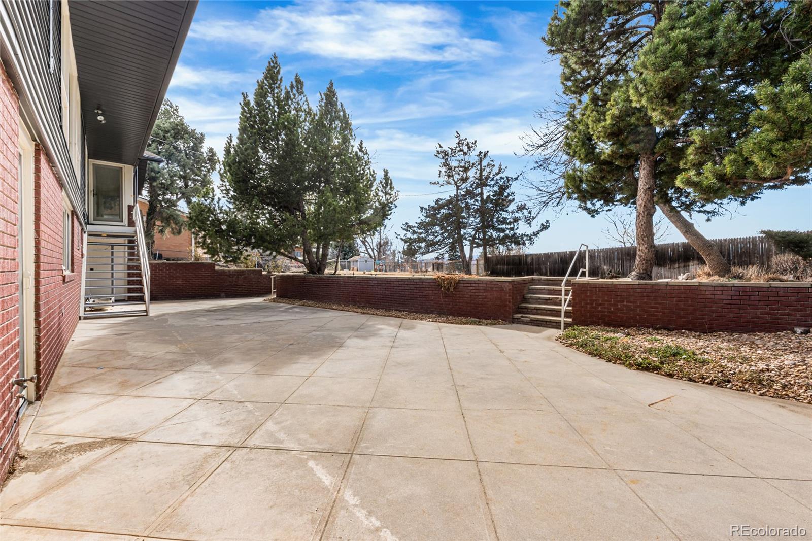 835 Hillside Court Longmont CO 80501