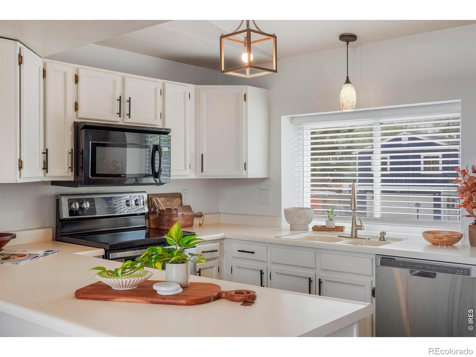 2460 Sunset Drive Longmont CO 80501