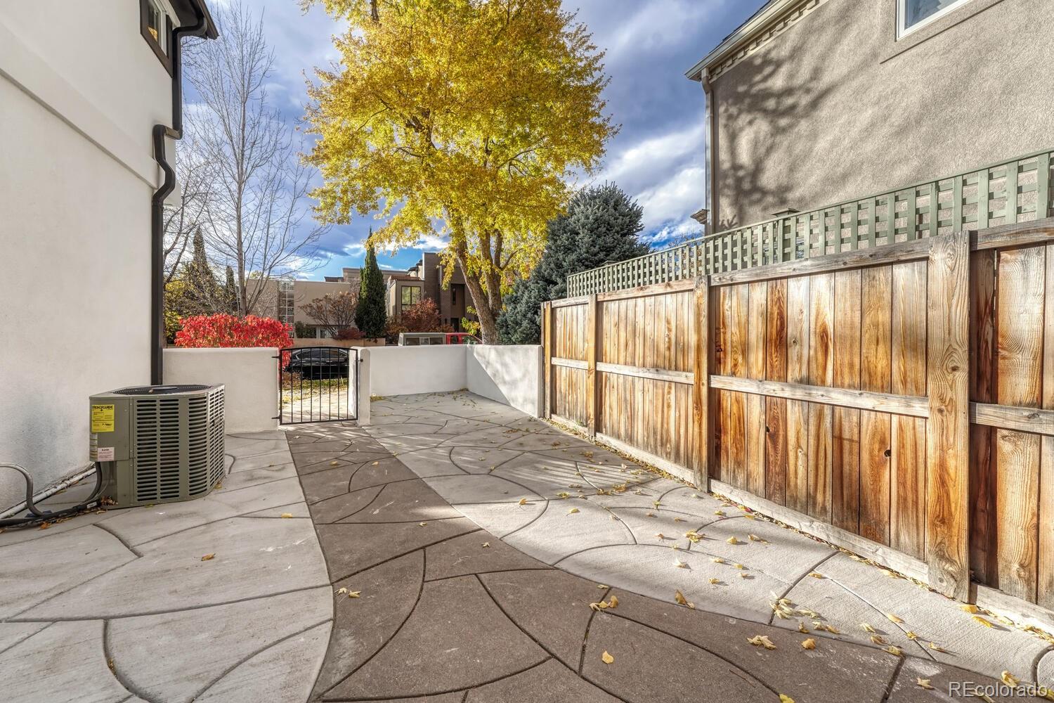 522 Columbine Street Denver CO 80206