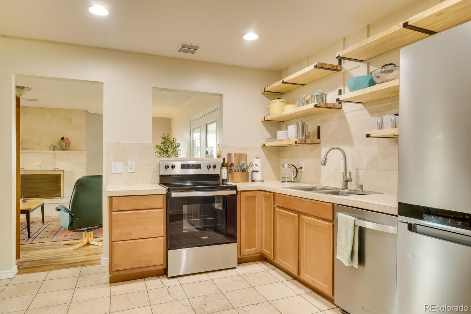761 Troy Street Aurora CO 80011