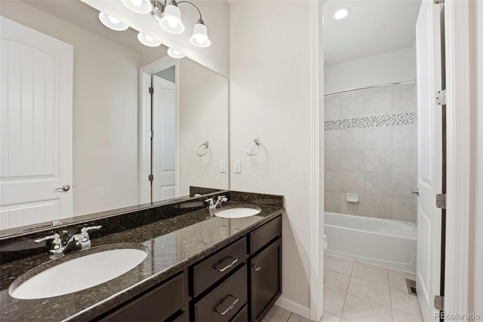 7566 S Quantock Court Aurora CO 80016
