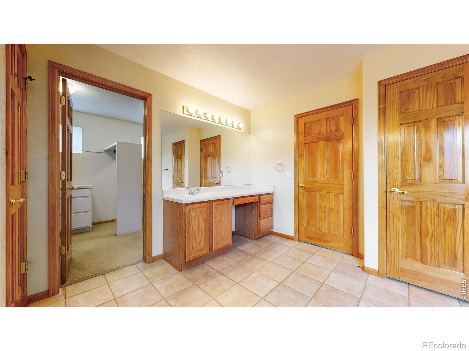 5904 S Ukraine Street Aurora CO 80015