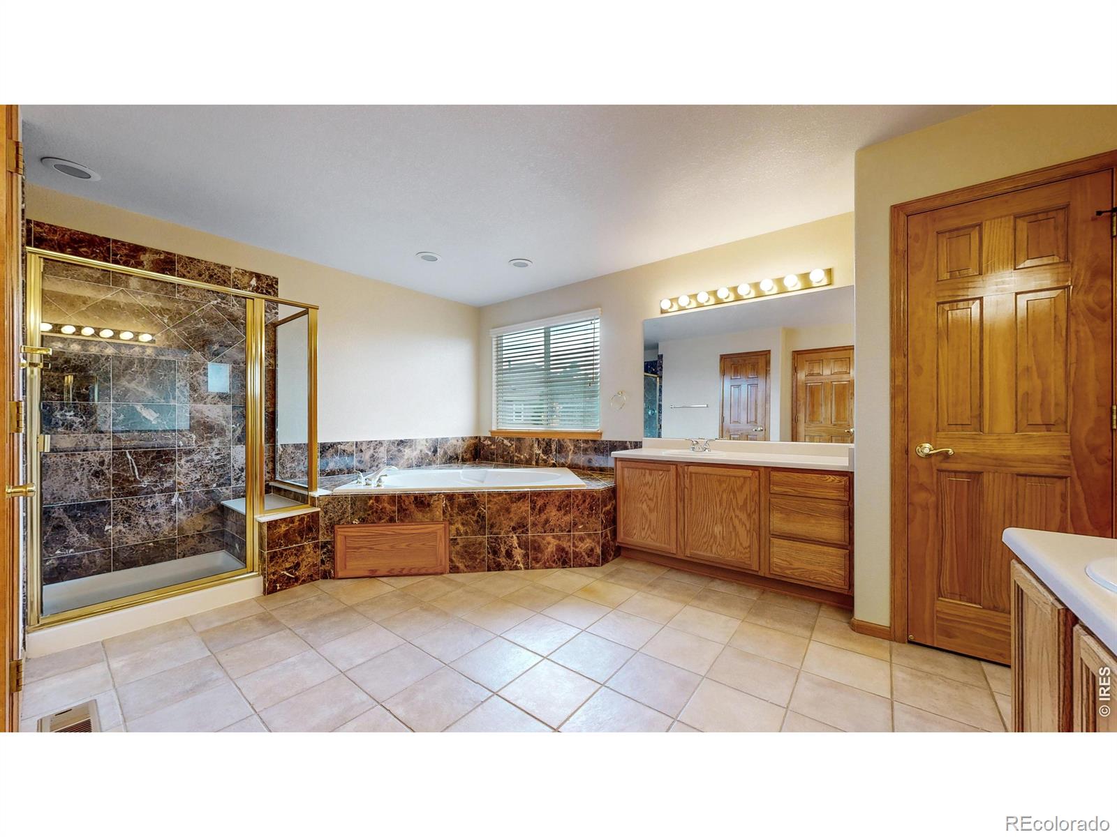 5904 S Ukraine Street Aurora CO 80015