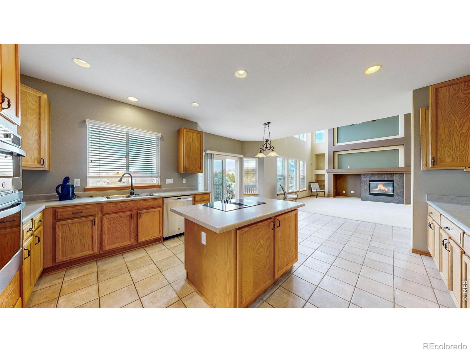 5904 S Ukraine Street Aurora CO 80015