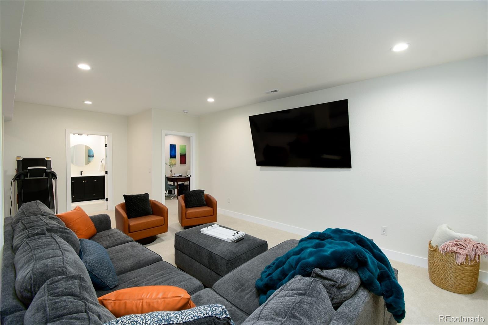 8930 Whiteclover Street Littleton CO 80125